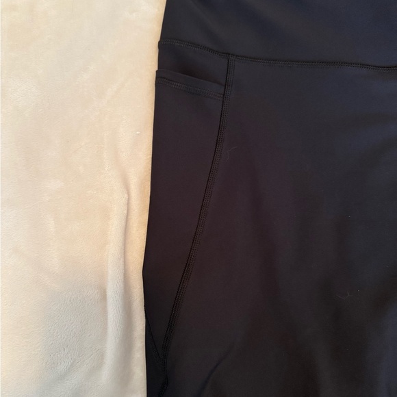 Old Navy XL Women's Black Biker Shorts - Picture 3 of 6